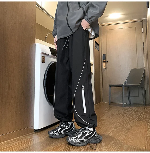 Japanese Oversize Men's Hiking Cargo Pants Detail