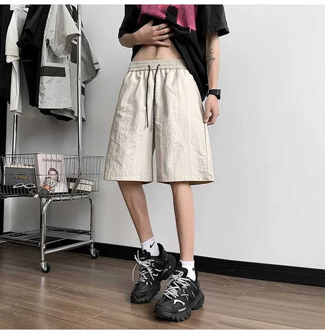 Men's Trendy Quick - Dry Taffeta 5 - Inch Shorts Detail