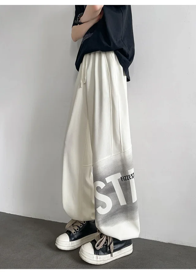 Men's Loose Straight Sweatpants Detail