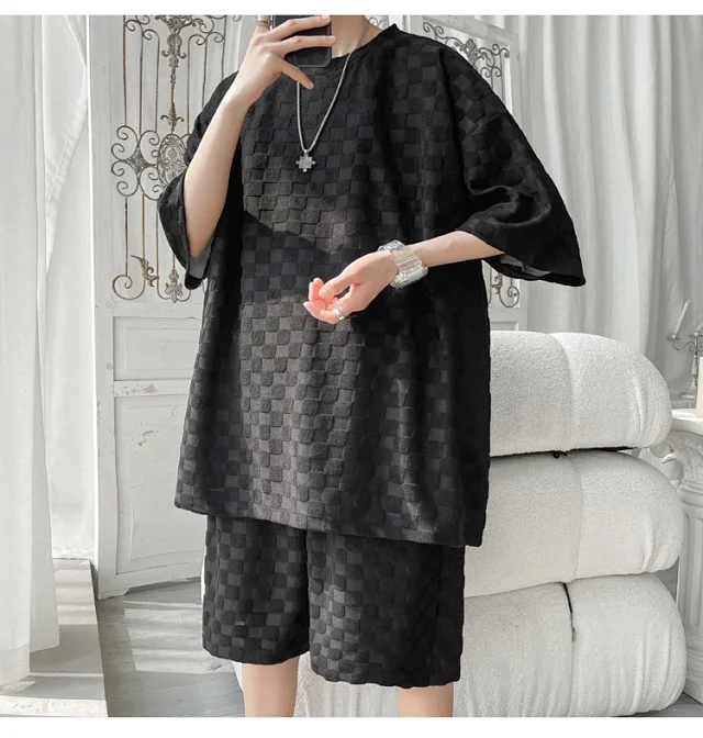 Men's Loose Checkered Jacquard T-shirt & Shorts Set Detail