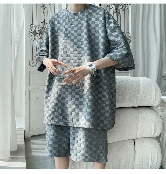 Men's Loose Checkered Jacquard T-shirt & Shorts Set Detail