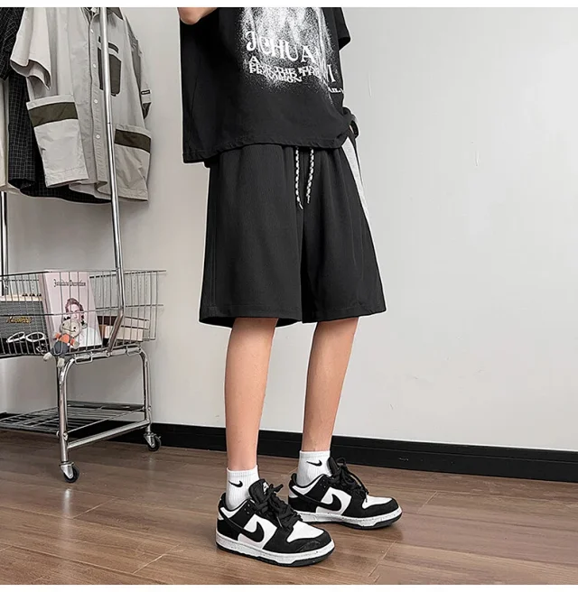 Men's Color-blocking Athletic Shorts Detail