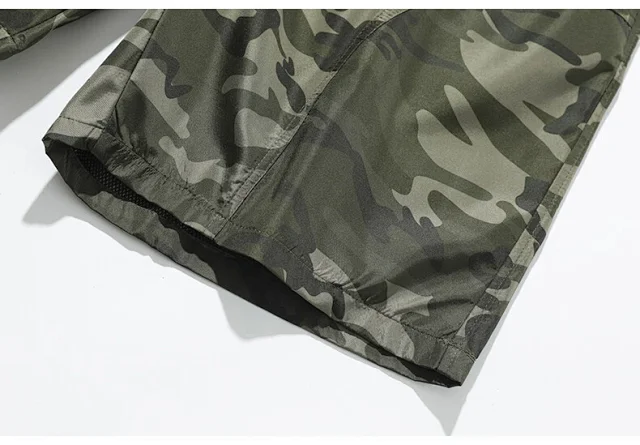 Men's Vintage Camo Cargo Shorts Detail