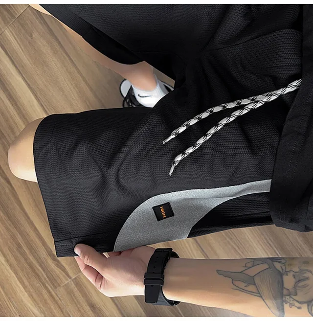 Men's Color-blocking Athletic Shorts Detail