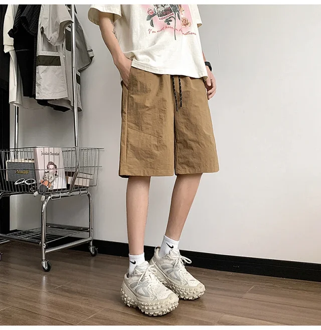 Men's Trendy Quick - Dry Taffeta 5 - Inch Shorts Detail