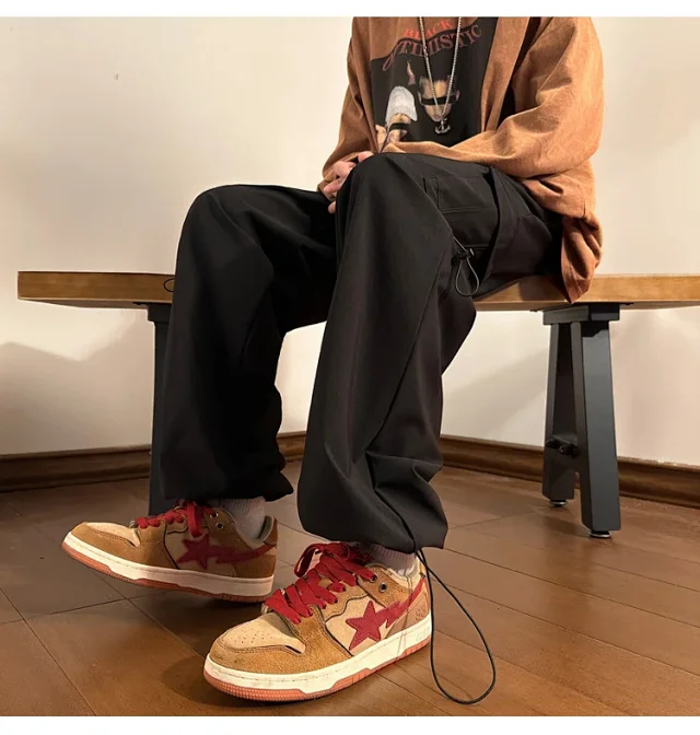 Men's Outdoor Loose Cargo Pants Detail