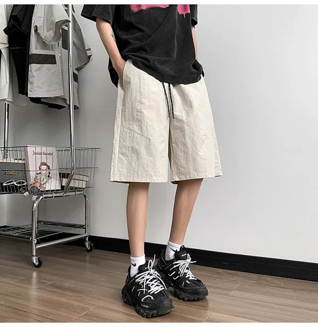 Men's Trendy Quick - Dry Taffeta 5 - Inch Shorts Detail
