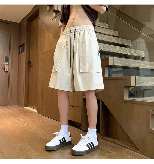Men's Summer College - style Star Shorts Detail