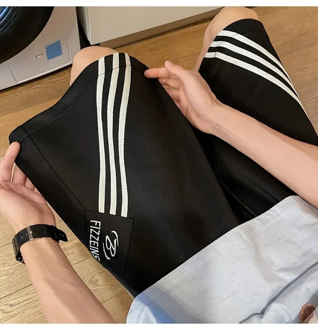 Men's Summer Loose Straight Shorts Detail
