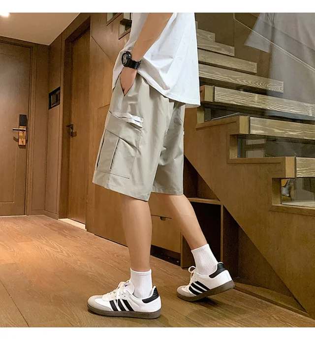 Summer Men's Cargo Shorts Detail