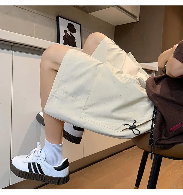 Men's Summer College - style Star Shorts Detail