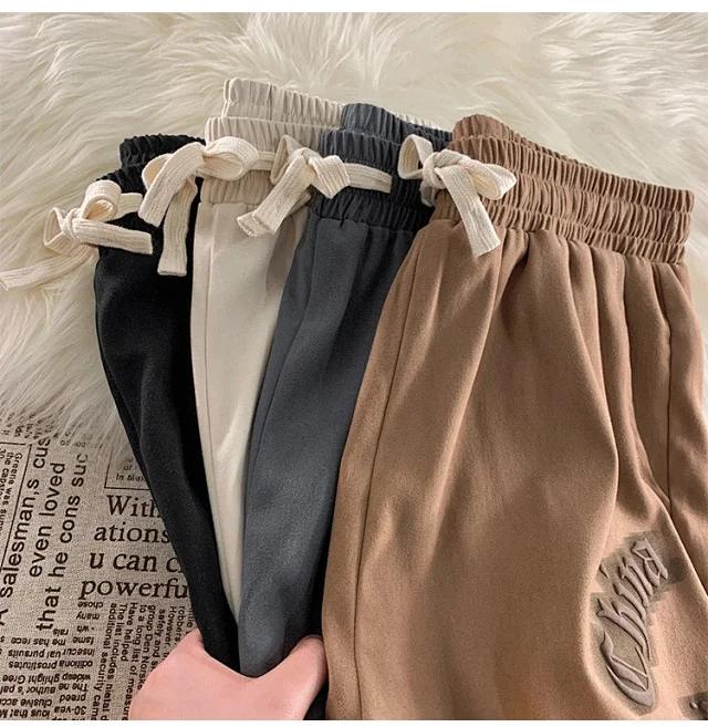 Men's Summer Loose Ice Silk Casual Shorts Detail