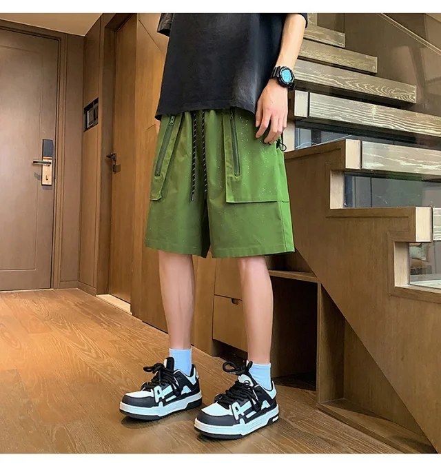 Men's Summer College - style Star Shorts Detail