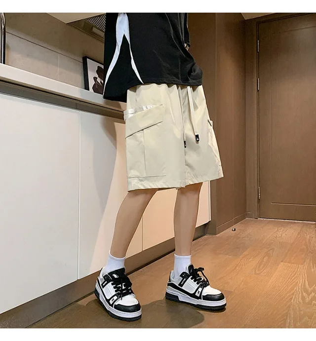 Summer Men's Cargo Shorts Detail