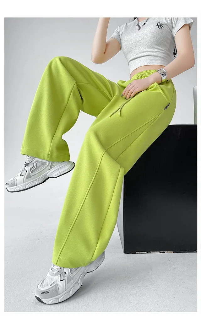 Banana Sporty Wide Leg Sweatpants for Women Detail