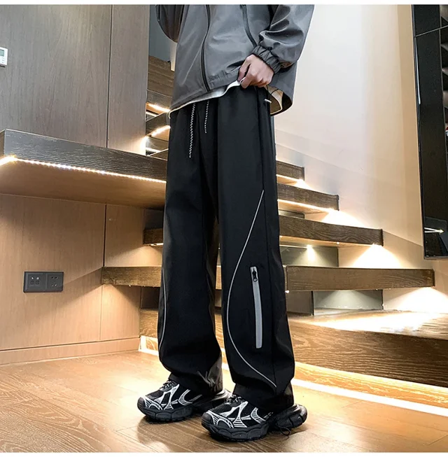 Japanese Oversize Men's Hiking Cargo Pants Detail