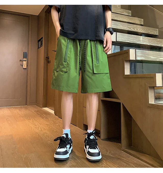 Men's Summer College - style Star Shorts Detail