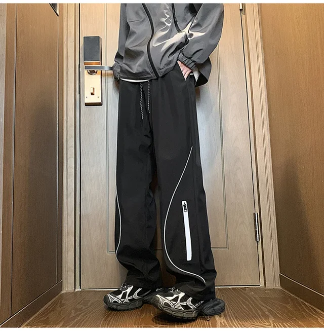 Japanese Oversize Men's Hiking Cargo Pants Detail