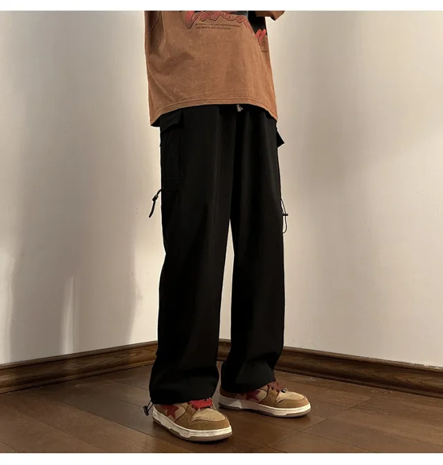 Men's Outdoor Loose Cargo Pants Detail