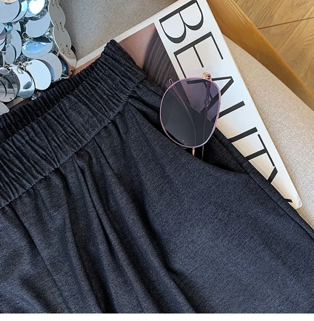 2025 Autumn New Thickened Tencel Denim Ruffle Trim Relaxed Fit Straight Cropped Pants for Women Detail