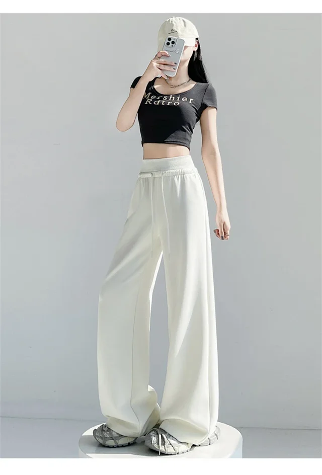 2025 Early Autumn Dopamine Yellow Flared Sweatpants for Women Detail