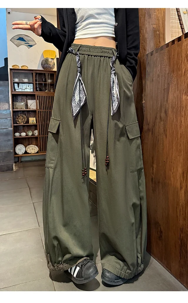 2025 Fall New 2 - Way Women's Cargo Pants Detail