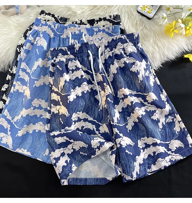 Men's Summer Wave Print Loose Shorts Detail