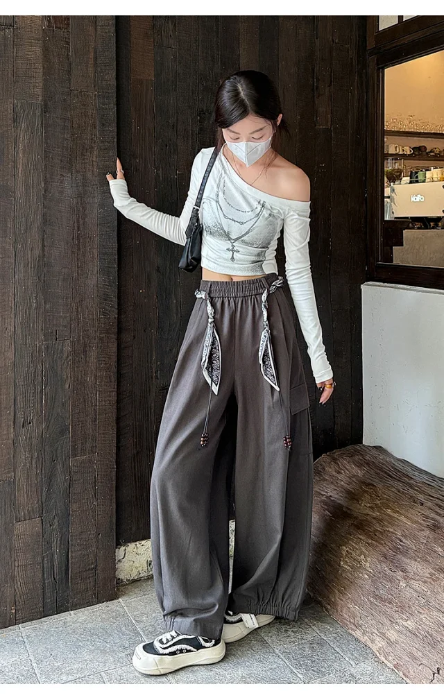 2025 Fall New 2 - Way Women's Cargo Pants Detail