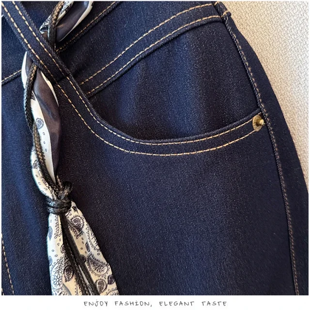 Early Autumn Scarf High-Waisted Denim Wide-Leg Pants Detail