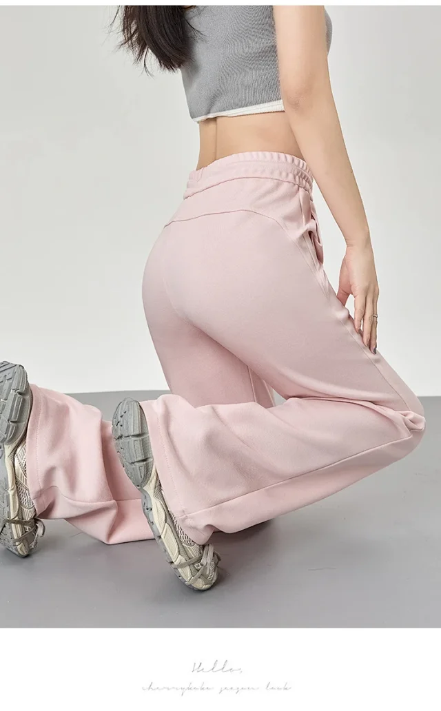 2025 Fall Women's Maillard Horseshoe Pants - High-Waisted, Slimming, American Micro-Flare Long Pants Detail