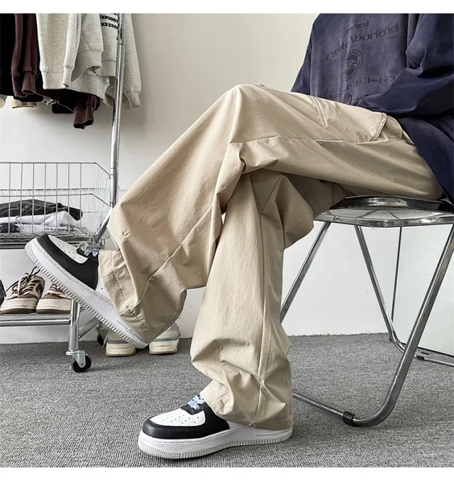 Japanese Oversize Khaki Cargo Pants Detail