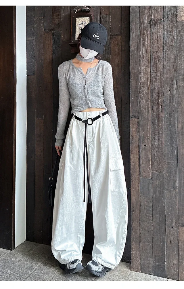 American High-waisted Slimming Cargo Pants Detail