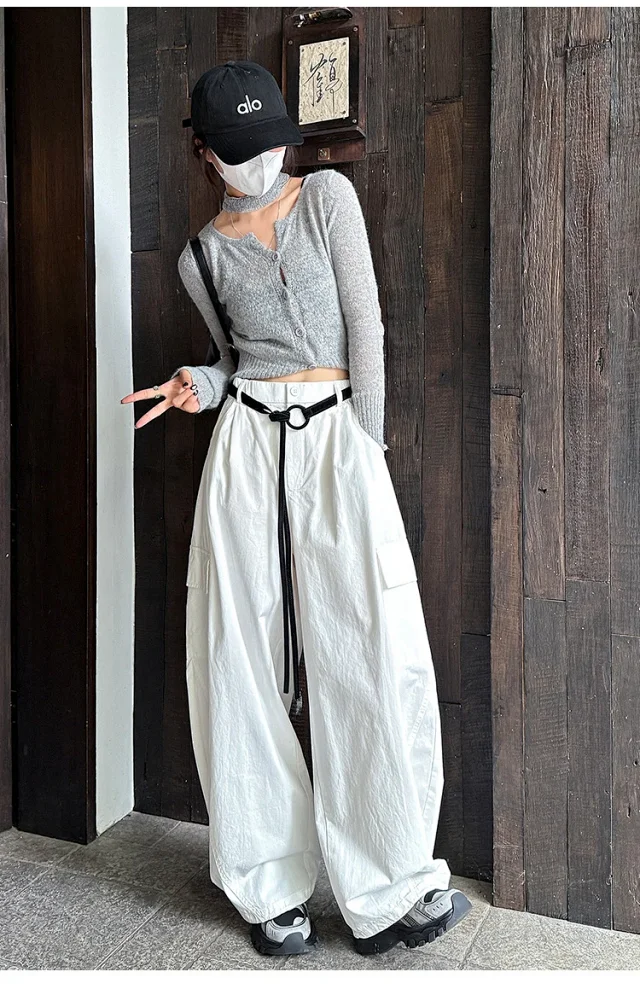 American High-waisted Slimming Cargo Pants Detail