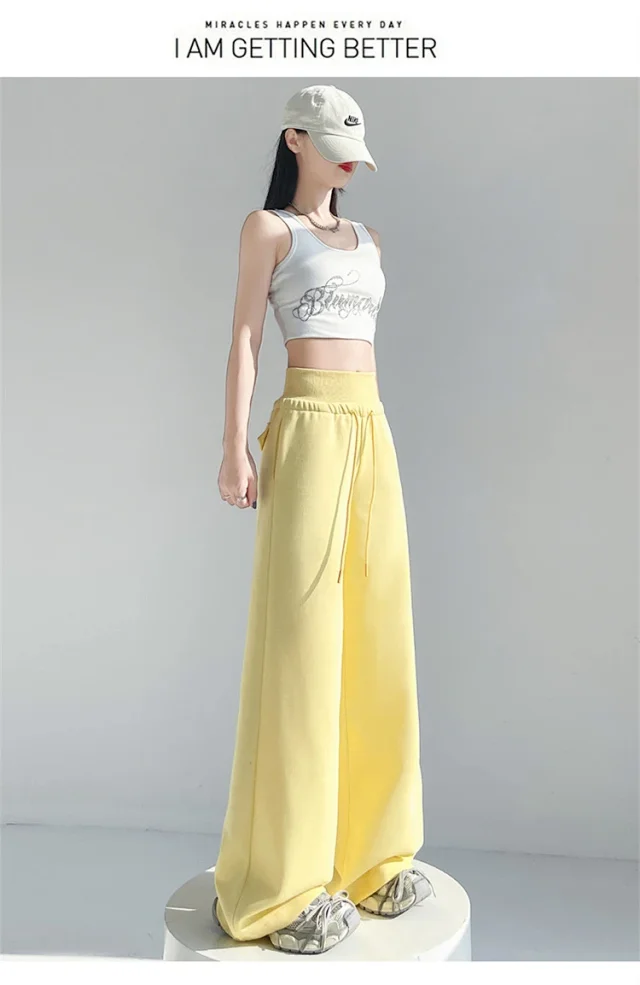 2025 Early Autumn Dopamine Yellow Flared Sweatpants for Women Detail