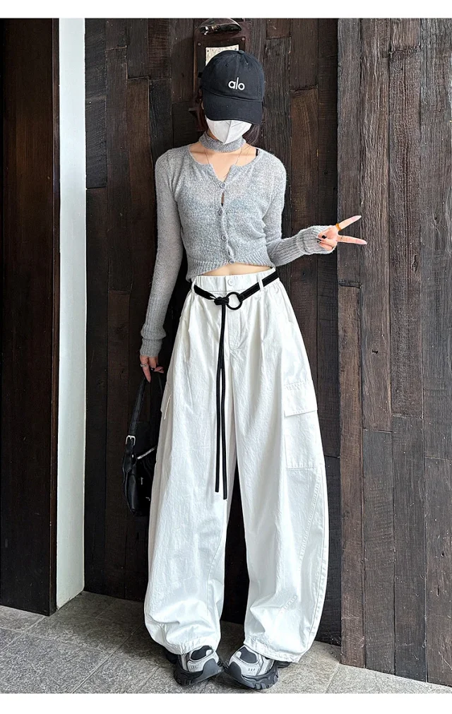 American High-waisted Slimming Cargo Pants Detail