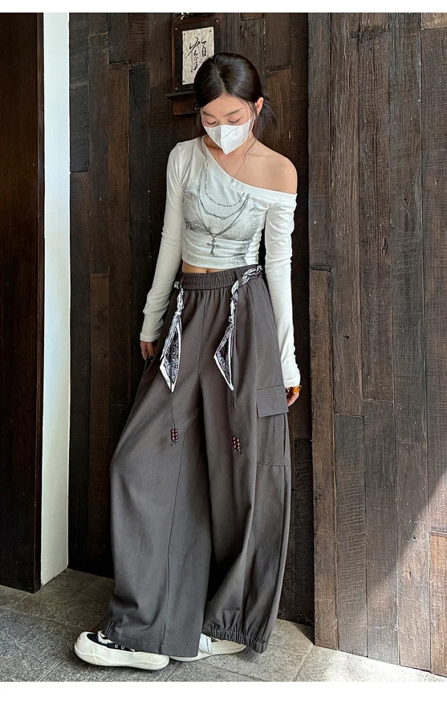 2025 Fall New 2 - Way Women's Cargo Pants Detail