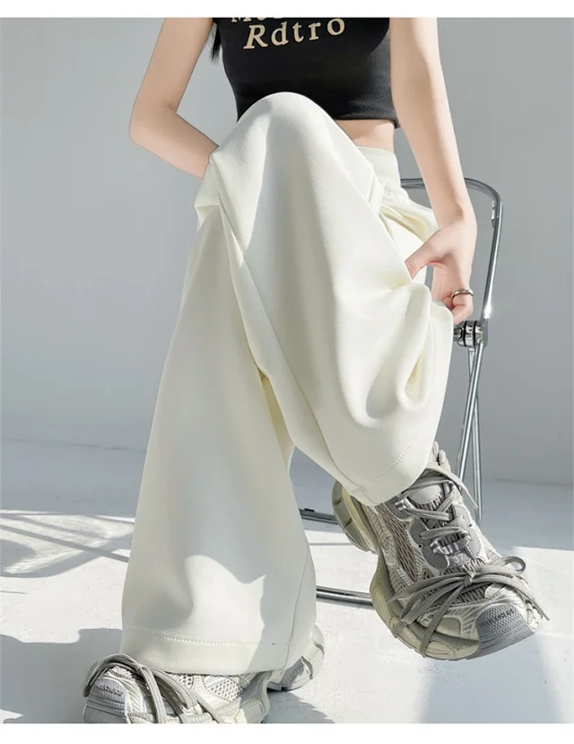 2025 Early Autumn Dopamine Yellow Flared Sweatpants for Women Detail