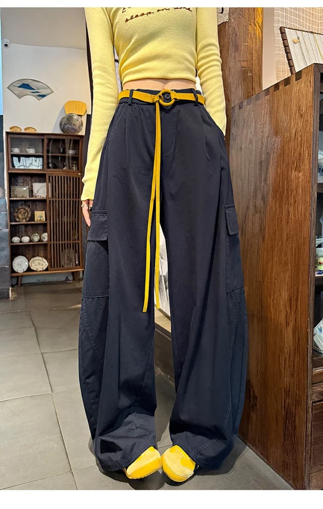 American High-waisted Slimming Cargo Pants Detail