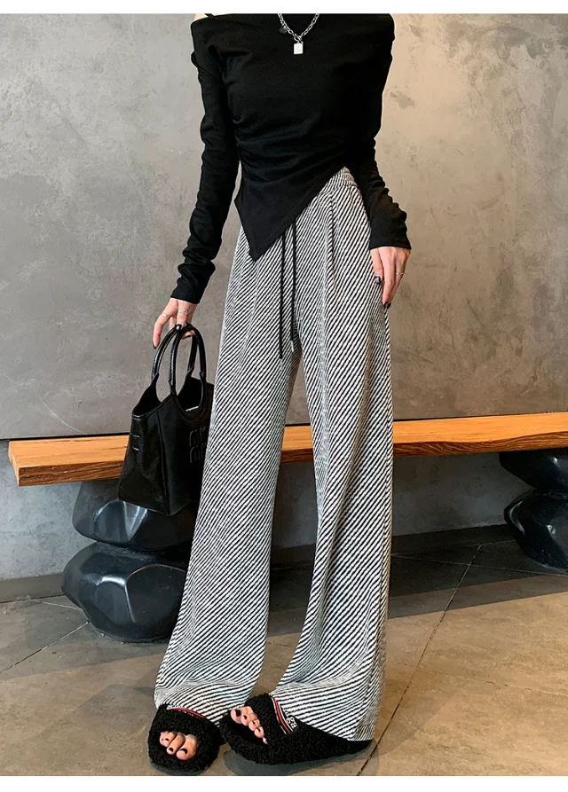 Shiny Striped Wide-Leg Pants for Women Detail