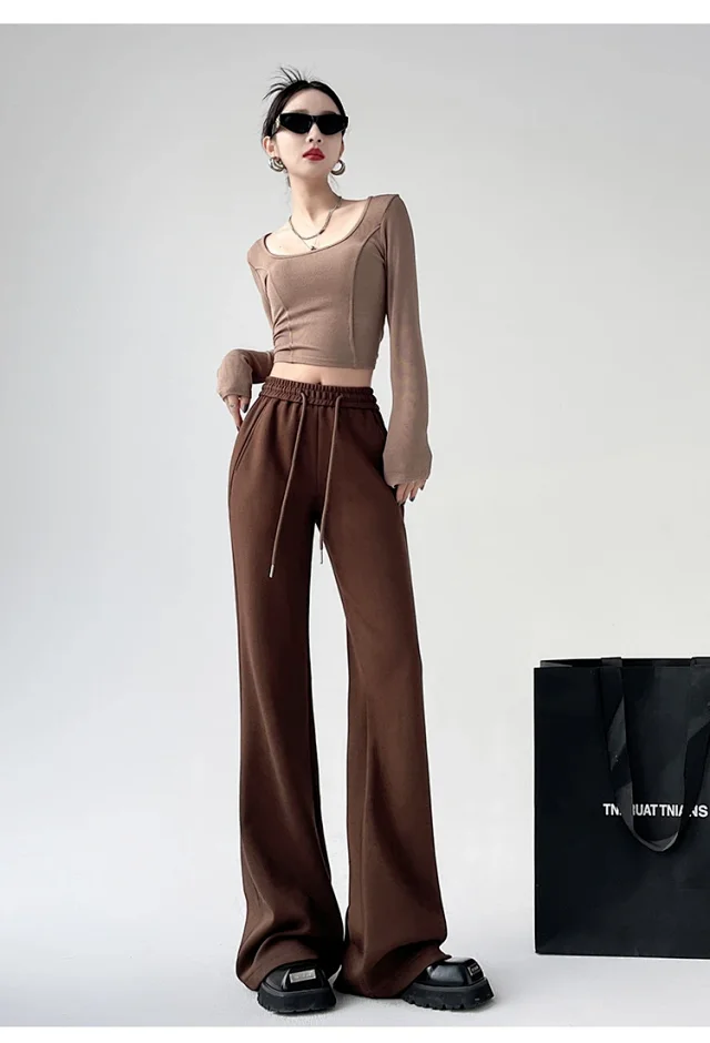 2025 Fall Women's Maillard Horseshoe Pants - High-Waisted, Slimming, American Micro-Flare Long Pants Detail