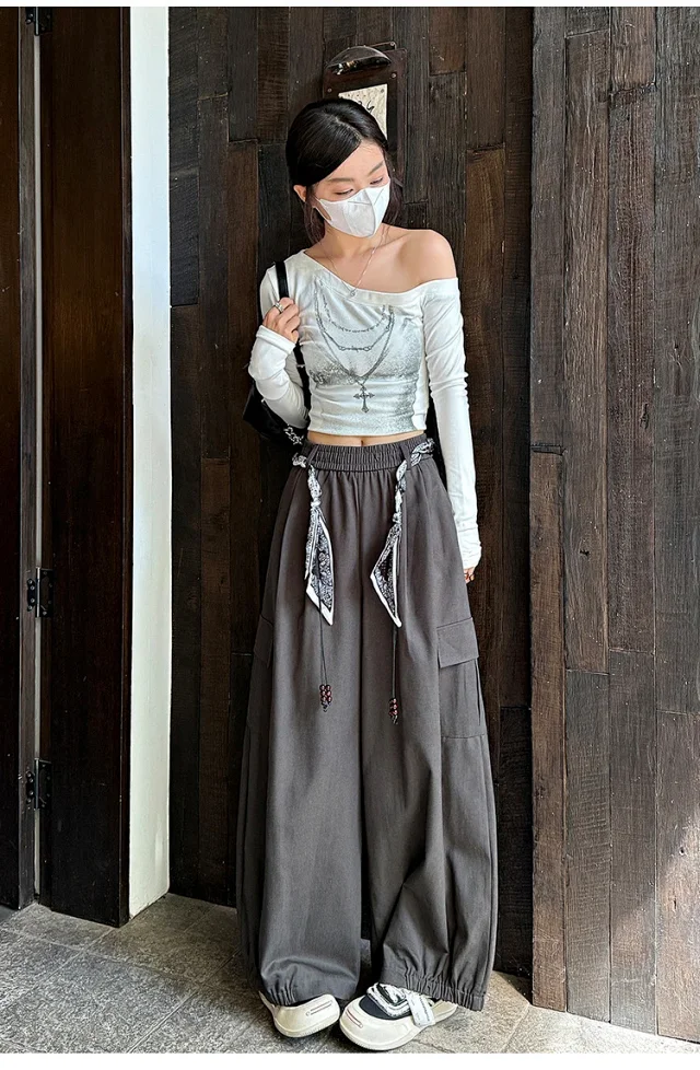 2025 Fall New 2 - Way Women's Cargo Pants Detail