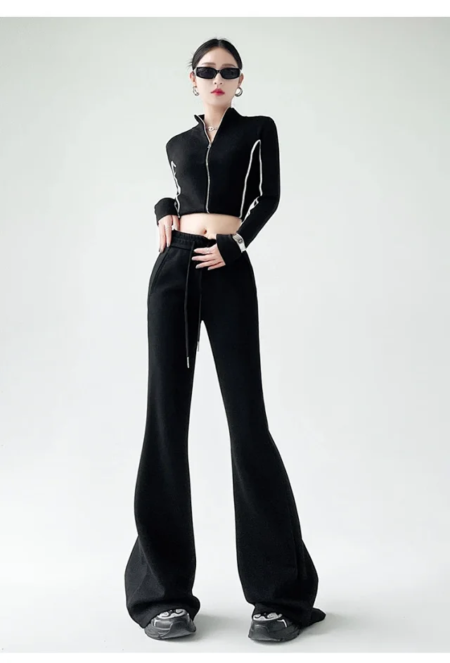 2025 Fall Women's Maillard Horseshoe Pants - High-Waisted, Slimming, American Micro-Flare Long Pants Detail