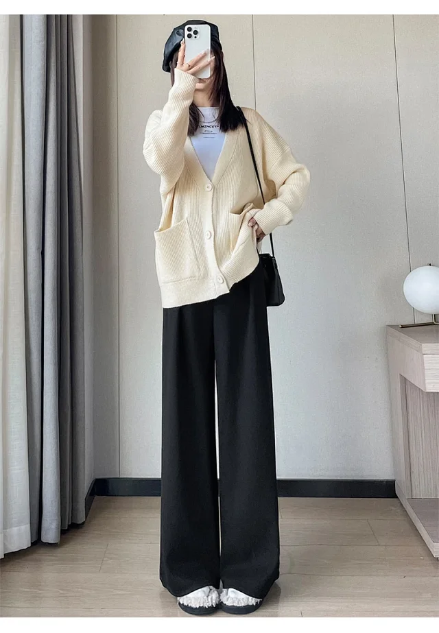 Women's Cashmere Wide - Leg Pants Detail