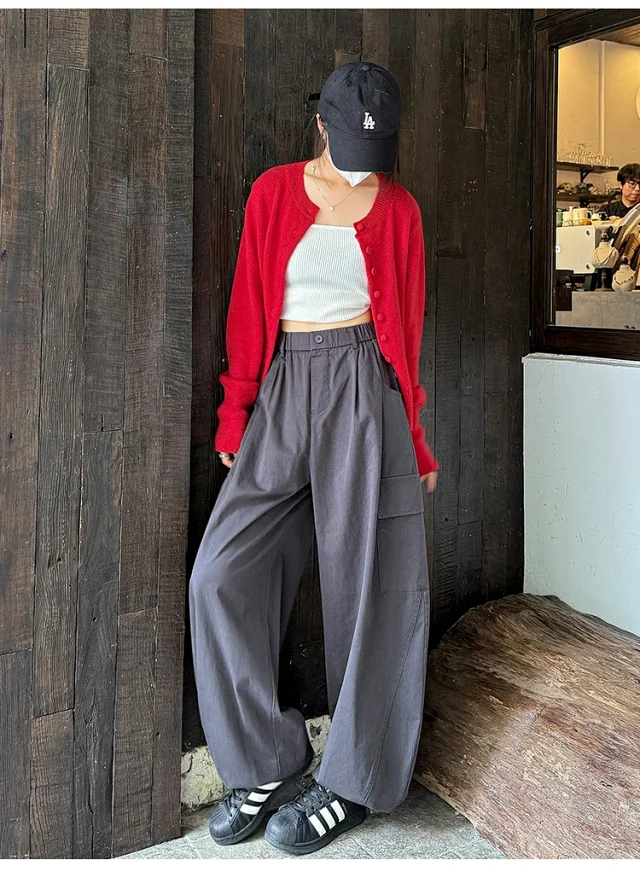 American High-waisted Slimming Cargo Pants Detail