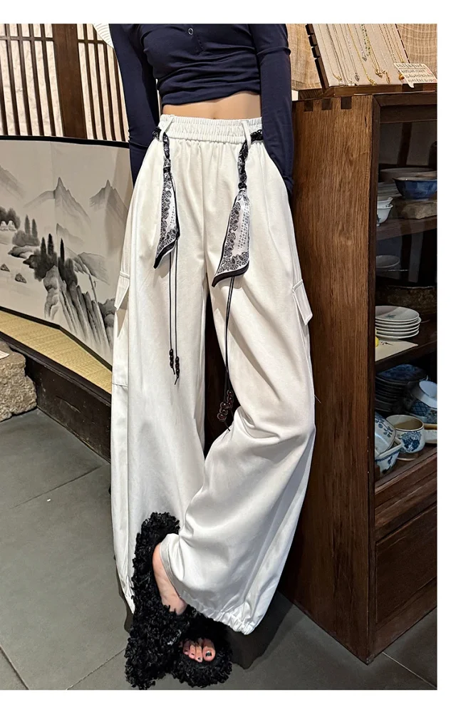 2025 Fall New 2 - Way Women's Cargo Pants Detail
