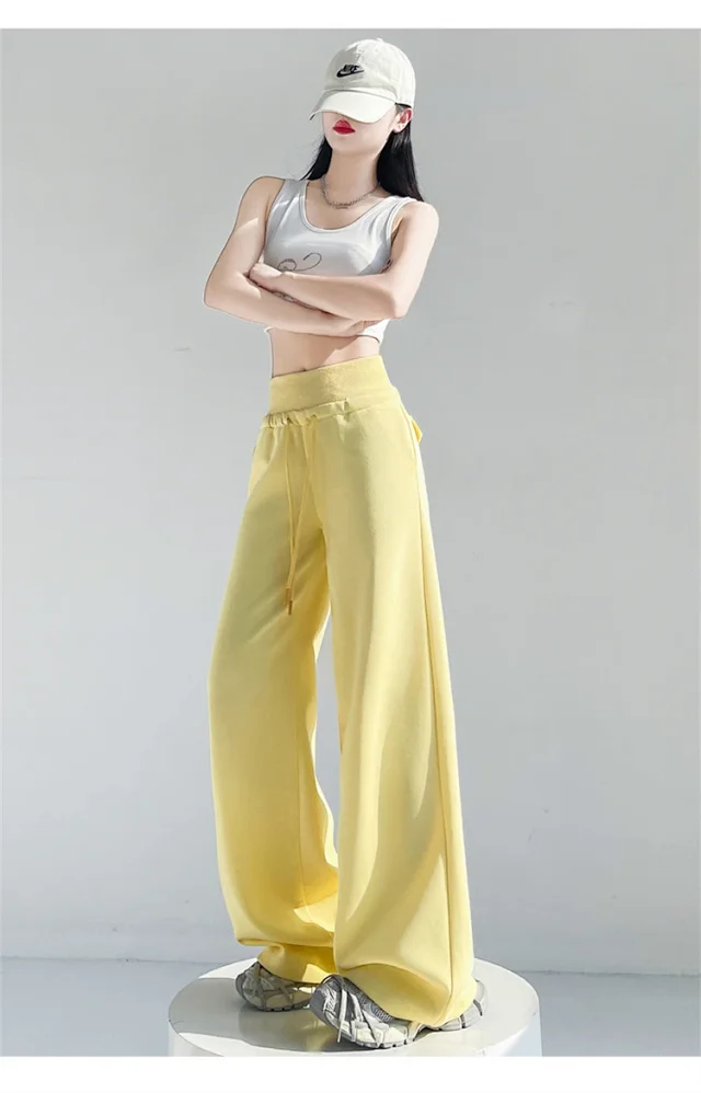 2025 Early Autumn Dopamine Yellow Flared Sweatpants for Women Detail
