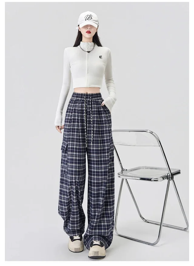 Stylish Plaid Wide-Leg Cargo Pants for Women Detail