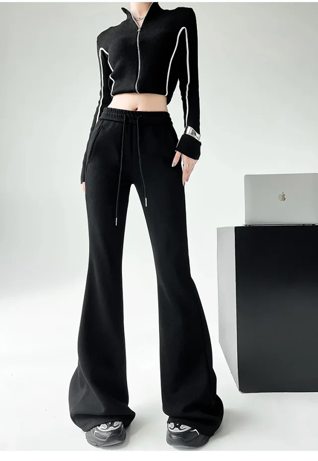 2025 Fall Women's Maillard Horseshoe Pants - High-Waisted, Slimming, American Micro-Flare Long Pants Detail