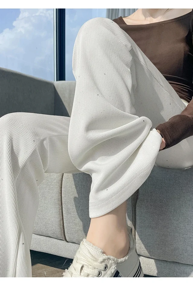 2025 Fall Women's Micro Flared Trousers Detail