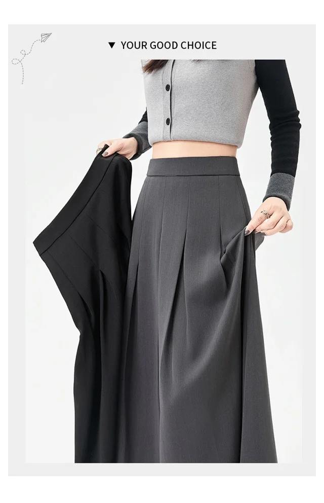 Women's Mid-Length Gray Suit Pleated Skirt Detail